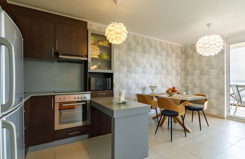 Balatonoszod Apartment | Beautiful apartment for 4 guests with WIFI, TV and balcony
