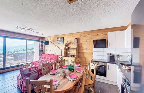 La Toussuire Apartment | Beautiful apartment for 6 people with WIFI, TV and balcony