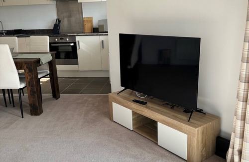 York Apartment | Beautiful Apartment in Great & Quiet Area - Free Private Parking