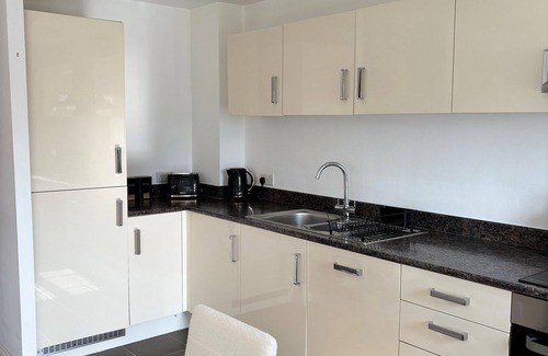York Apartment | Beautiful Apartment in Great & Quiet Area - Free Private Parking