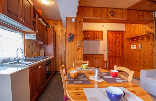 Rivisondoli Apartment | Beautiful apartment for 4 people with balcony and pets allowed