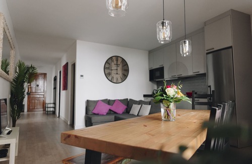 Gothic Quarter Apartment | Beautiful Apartment on Las Ramblas | Sea Views