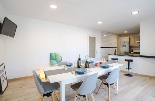 Binissalem Apartment | Beautiful apartment for 6 people with WIFI, A/C, TV and patio