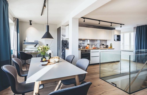 Prora Apartment | Beautiful apartment for 6 people with WIFI, pool, TV, terrace, pets allowed and parking