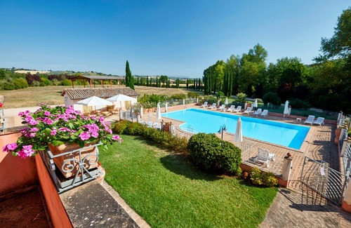 San Brizio Apartment | Beautiful apartment for 4 people with pool, WIFI, TV and pets allowed, close to Spoleto