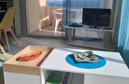 Sete Apartment | Beautiful apartment facing the sea. Balcony, plus huge terrace, very nice view.
