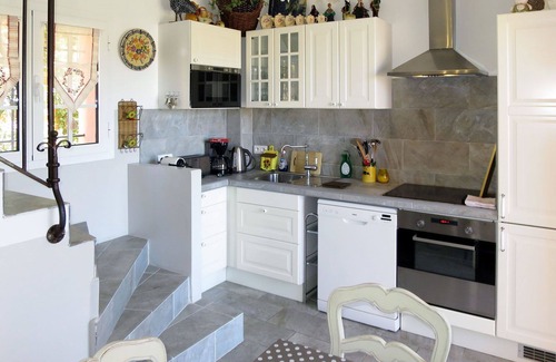 Galeria Apartment | Beautiful apartment for 5 people with WIFI, pool, A/C, TV and terrace