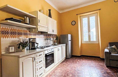 Prela Apartment | Beautiful apartment for 5 guests with pool, WIFI, TV, patio and pets allowed