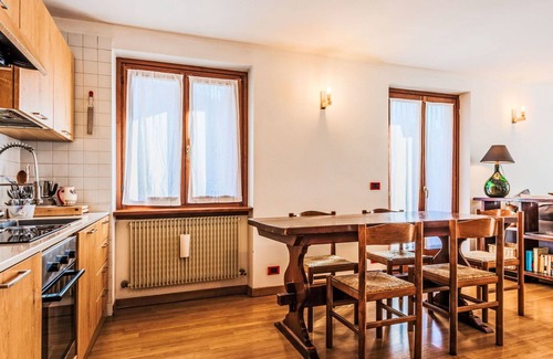 Sant'Antonio di Mavignola Apartment | Beautiful apartment for 6 people with TV and balcony