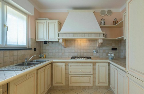 Rapallo Apartment | Beautiful apartment for 4 guests with pool, A/C, TV and patio