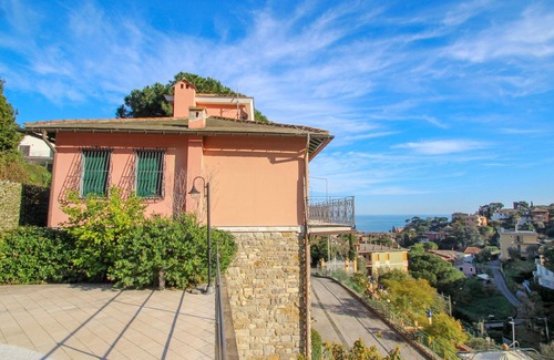 Rapallo Apartment | Beautiful apartment for 4 guests with pool, A/C, TV and patio