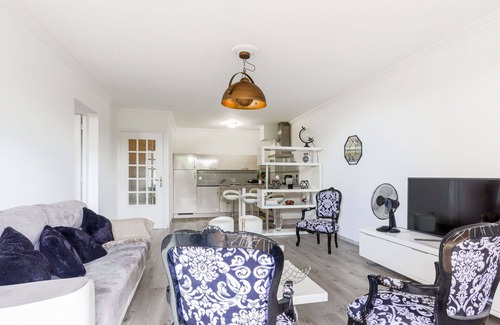 Eze Apartment | Beautiful apartment for 4 guests with pool, WIFI, TV, terrace and pets allowed