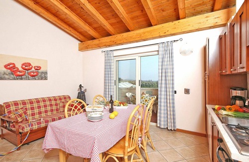 Cunettone Apartment | Beautiful apartment for 6 people with pool, WIFI, A/C, TV, patio and pets allowed