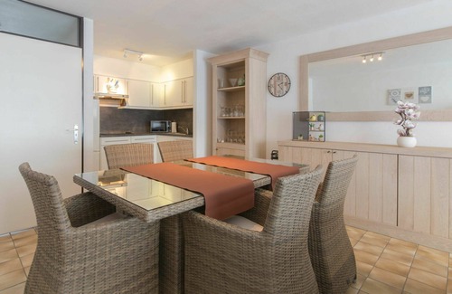 Bredene Apartment | Beautiful apartment for 4 guests with WIFI, TV, balcony and pets allowed