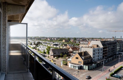 Bredene Apartment | Beautiful apartment for 5 guests with WIFI, TV and balcony