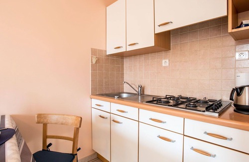 Carnac Apartment | Beautiful apartment for 2 guests with WIFI, TV, patio and pets allowed