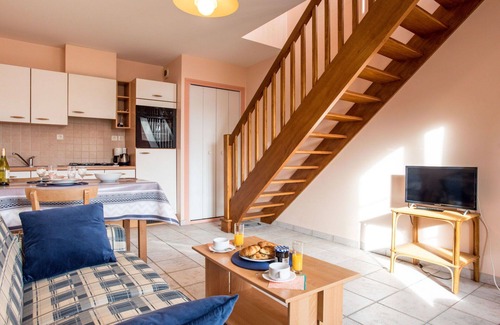 Carnac Apartment | Beautiful apartment for 2 guests with WIFI, TV, patio and pets allowed