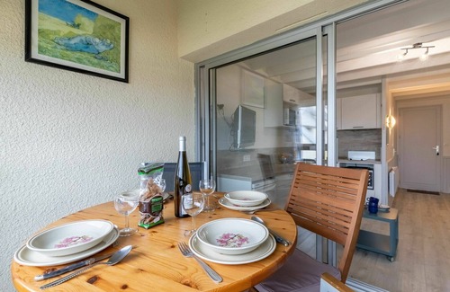 Damgan Apartment | Beautiful apartment for 4 guests with WIFI, pool, TV and parking