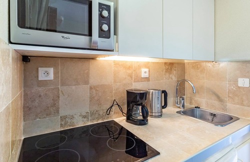 Toulon - Hyeres Apartment | Beautiful apartment for 4 people with WIFI, TV, terrace, pets allowed and panoramic view