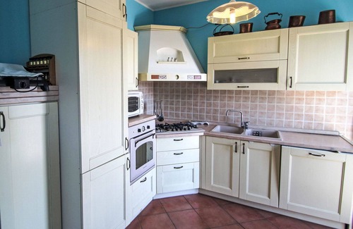 Premeno Apartment | Beautiful apartment for 4 guests with TV, balcony and pets allowed