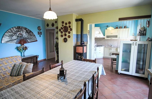 Premeno Apartment | Beautiful apartment for 4 guests with TV, balcony and pets allowed