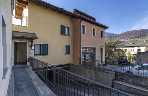 Bormio Apartment | Beautiful apartment for 4 people with WIFI, TV, pets allowed and parking