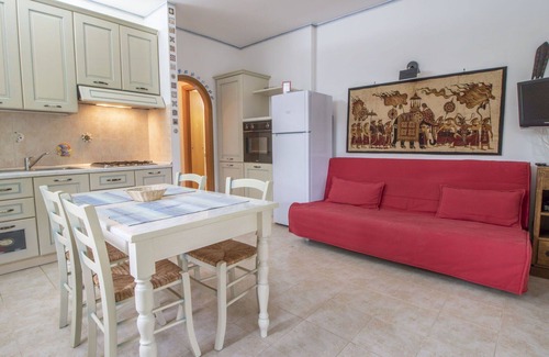 Fondi Apartment | Beautiful apartment for 6 people with WIFI, A/C, TV, terrace and pets allowed