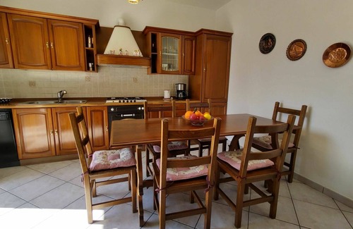 Luino Apartment | Beautiful apartment for 5 guests with WIFI, TV, terrace and pets allowed