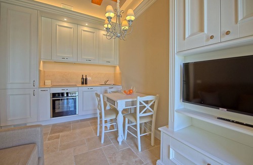 Cerreto Guidi Apartment | Beautiful apartment for 3 guests with A/C, WIFI, pool, TV and panoramic view