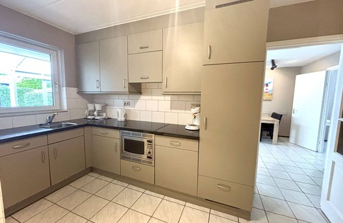 Oostkapelle Apartment | Beautiful apartment for 20 guests with WIFI, TV, terrace and parking