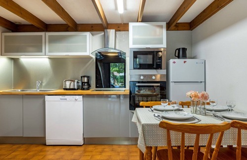 Les Mathes Apartment | Beautiful apartment for 4 guests with WIFI, TV, terrace and pets allowed