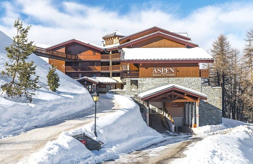 Plagne Soleil Apartment | Beautiful apartment for 4 guests with pool, WIFI, TV, terrace and pets allowed