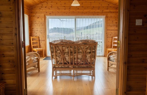 Drumnadrochit House | Beautiful apartment in villa for 6 people with WIFI, TV, patio, panoramic view and parking
