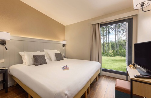 Hattigny House | Beautiful apartment in villa for 8 people with pool, hot tub, WIFI, TV and terrace