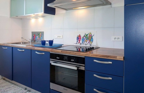 Plozevet House | Beautiful apartment in villa for 6 people with TV, terrace and pets allowed