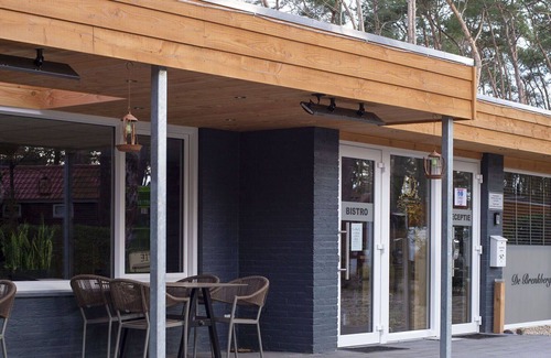 Brunssum House | Beautiful apartment in villa for 6 guests with WIFI, TV, terrace and parking