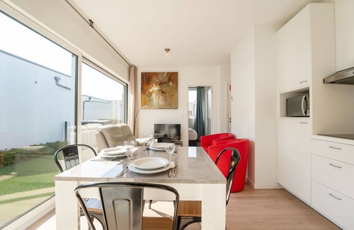 Bredene House | Beautiful apartment in villa for 4 guests with WIFI, A/C, TV, terrace and pets allowed