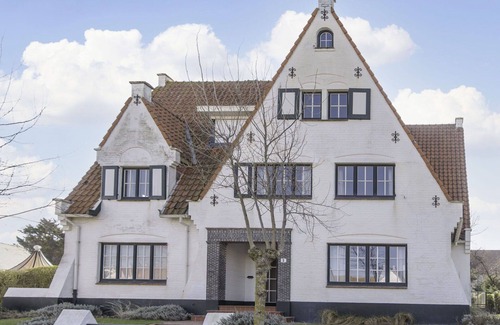 De Haan Villa | Beautiful apartment in villa for 6 people with WIFI, TV, terrace and pets allowed