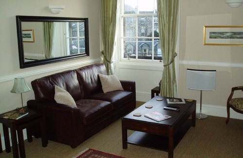 New Town Apartment | Beautiful Apartment in Edinburgh City Centre - License no. EH-69342-F