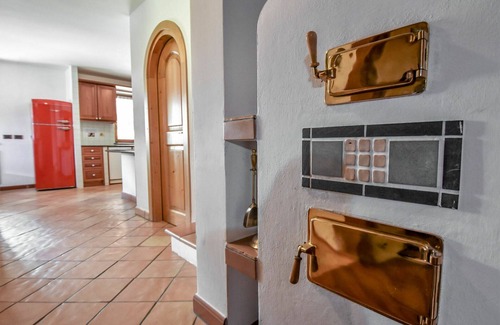 Penia House | Beautiful apartment in villa for 8 guests with WIFI, TV, balcony and pets allowed