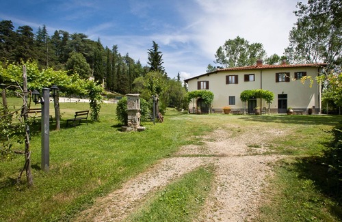 Cicogna House | Beautiful apartment in villa for 2 guests with pool, WIFI, veranda, pets allowed and panoramic v.