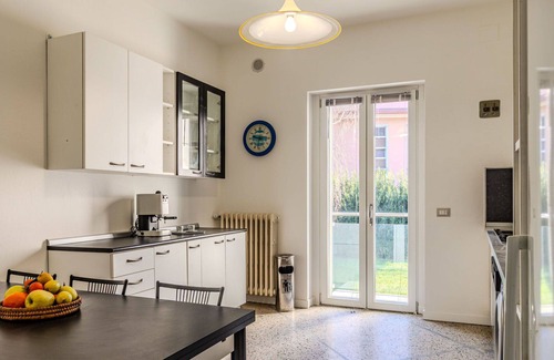 Dervio Villa | Beautiful apartment in villa for 6 guests with WIFI, A/C, TV, patio and pets allowed