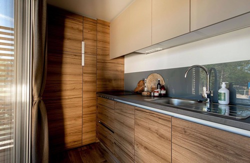 Noordoostelijk van Schaarsbergen House | Beautiful apartment in villa for 6 people with pool, A/C, WIFI, TV and terrace