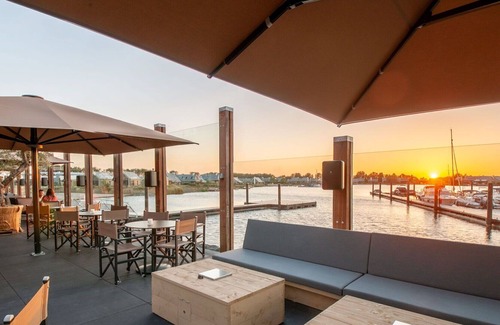 Tholen House | Beautiful apartment in villa for 10 people with WIFI, TV and parking