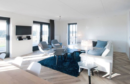 Tholen House | Beautiful apartment in villa for 8 people with WIFI, TV, terrace and parking