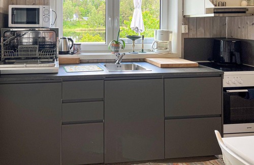 Songe Apartment | Beautiful apartment in Risør with WiFi