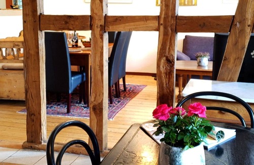 Ediger House | Beautiful apartment in villa for 4 people with WIFI, TV, pets allowed and parking