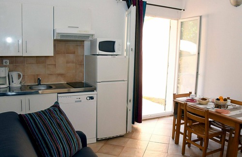 Pineto House | Beautiful apartment in villa for 6 people with pool, WIFI, A/C, TV, terrace and pets allowed