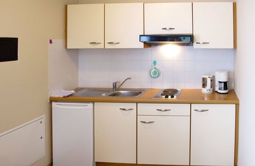 Merano Apartment | Beautiful apartment for 3 guests with WIFI, pool, hot tub, A/C, TV, balcony and pets allowed