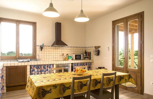 Fucecchio Villa | Beautiful apartment in villa for 2 guests with pool, A/C, WIFI and pets allowed